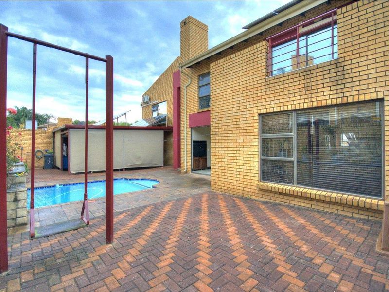 Upmarket Cluster Living with Zero Levies! - Photo 3