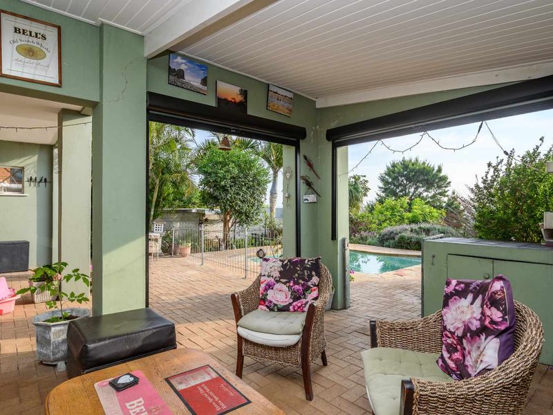 New Release - Immaculate Family Home with Bay Views in Richmond Hill - Photo 3