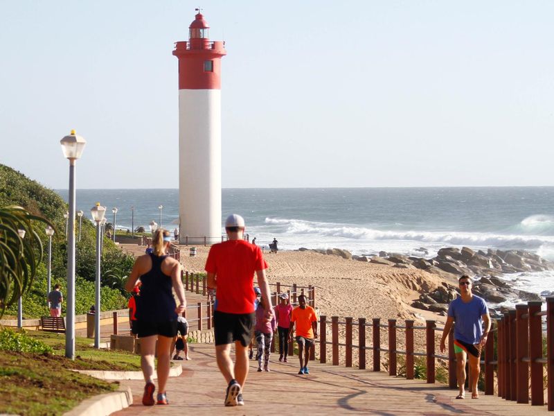 HENDRA - HOLIDAY LETTING! 3 BED APARTMENT RIGHT ON THE BEACH! - Photo 5