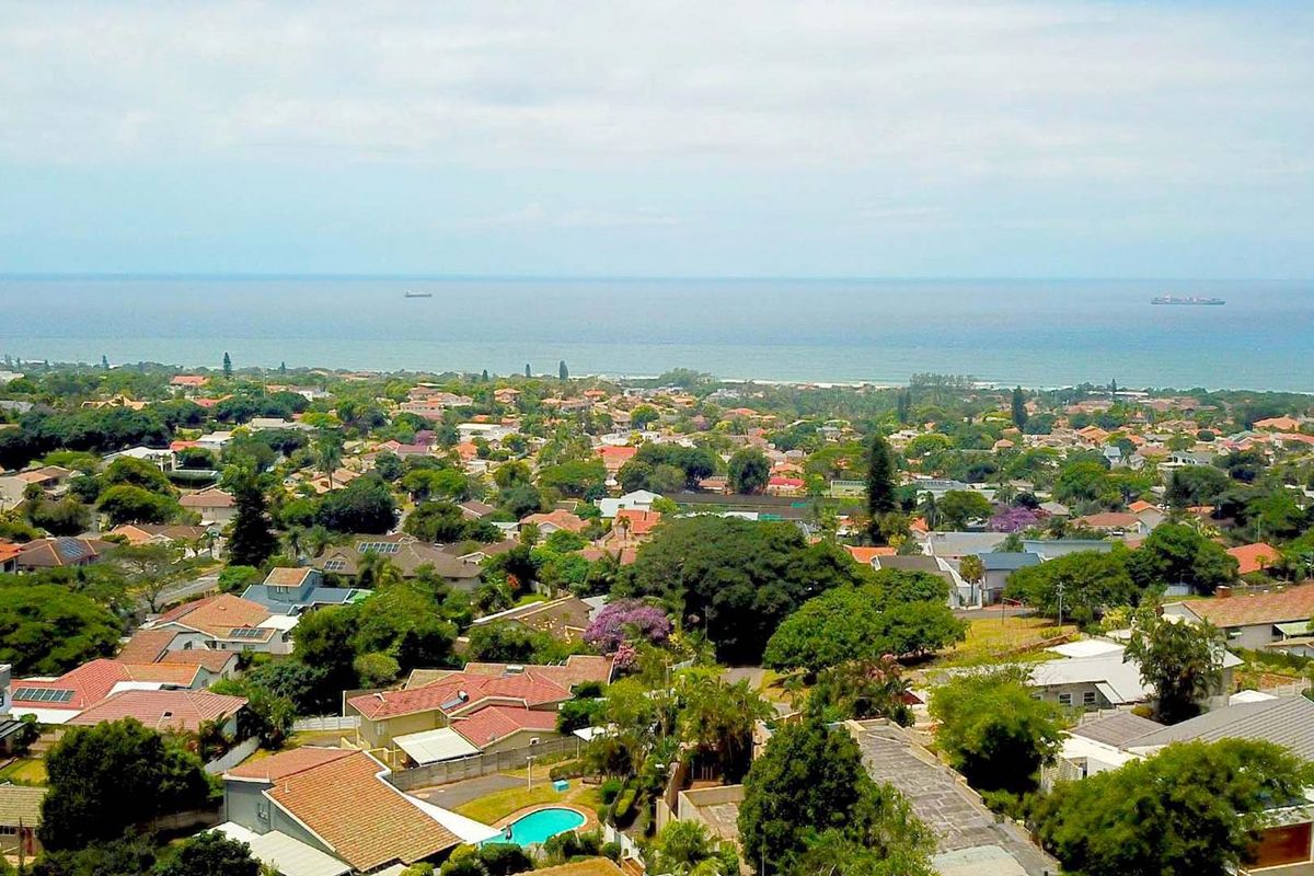 Exceptional investment property in sought after Glenashley with outstanding sea views. - Photo 2