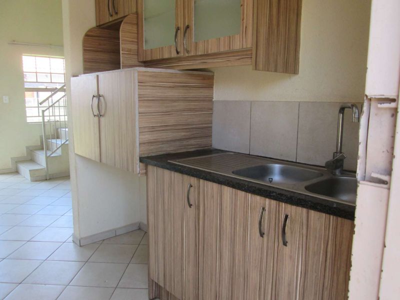 '' VERY BEAUTIFUL ,NEAT AND CLEAN [3] THREE BEDROOMS HOUSE FOR SALE IN WEST VIEW SECURITY ESTATE[ BARGAIN ] - Photo 8
