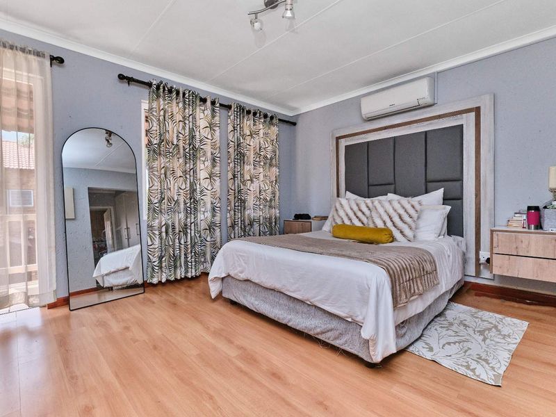 Executive Living or Family Haven: Your Ferndale Dream Townhouse Awaits! - Photo 5