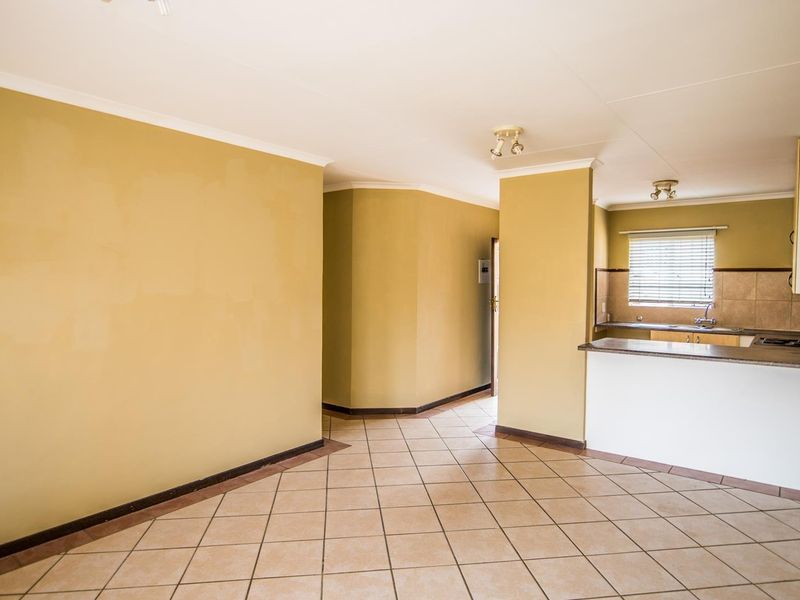 3 Bedroom Simplex with a Private Garden - Photo 5