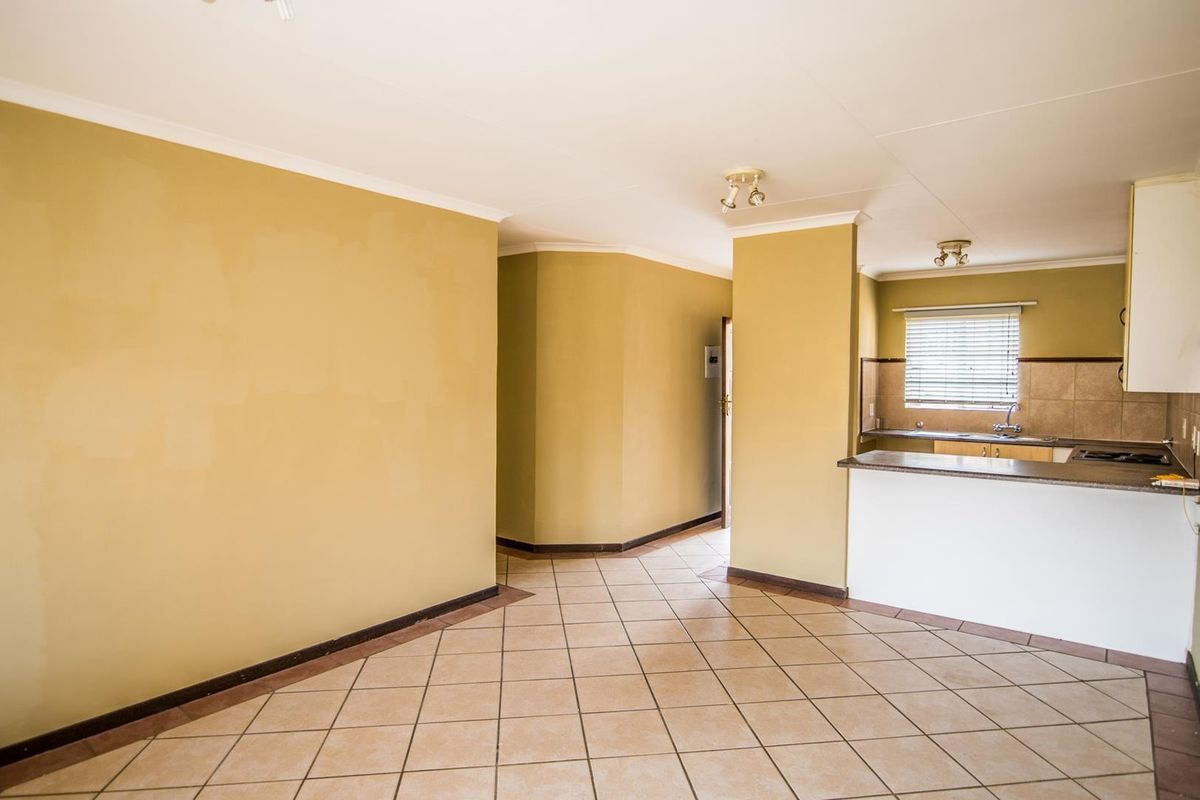 3 Bedroom Simplex with a Private Garden - Photo 5