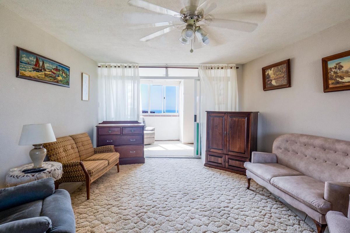 Spacious apartment with sea views - Photo 3