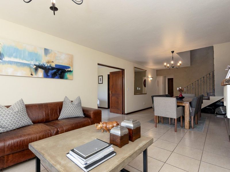 2 Bedroom Loft Apartment/Flat to Rent in Dainfern - Photo 4