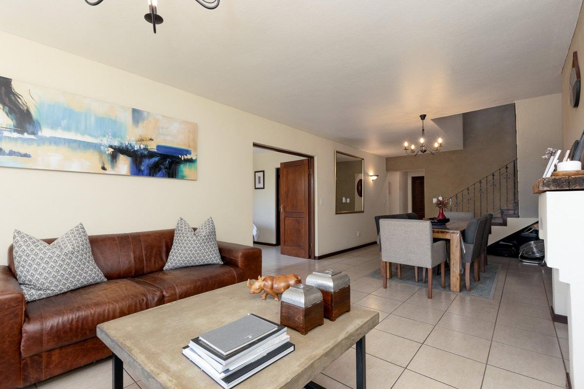 2 Bedroom Loft Apartment/Flat to Rent in Dainfern - Photo 4