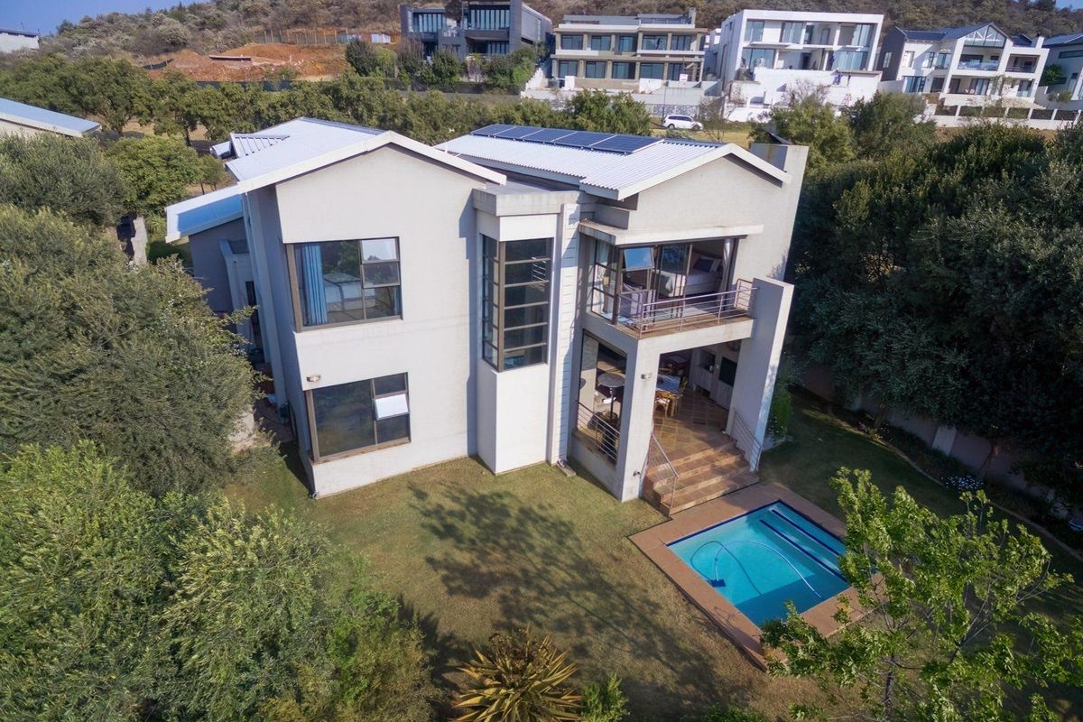 Luxury Meets Comfort: Stunning Estate in Eye of Africa!" - Photo 3