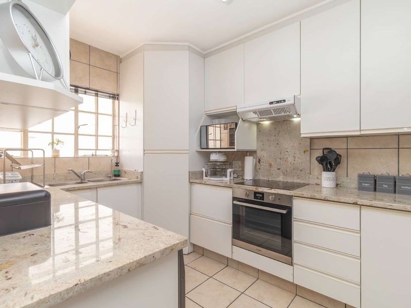 "Secure, Stylish and Spacious - Welcome Home" - Photo 3