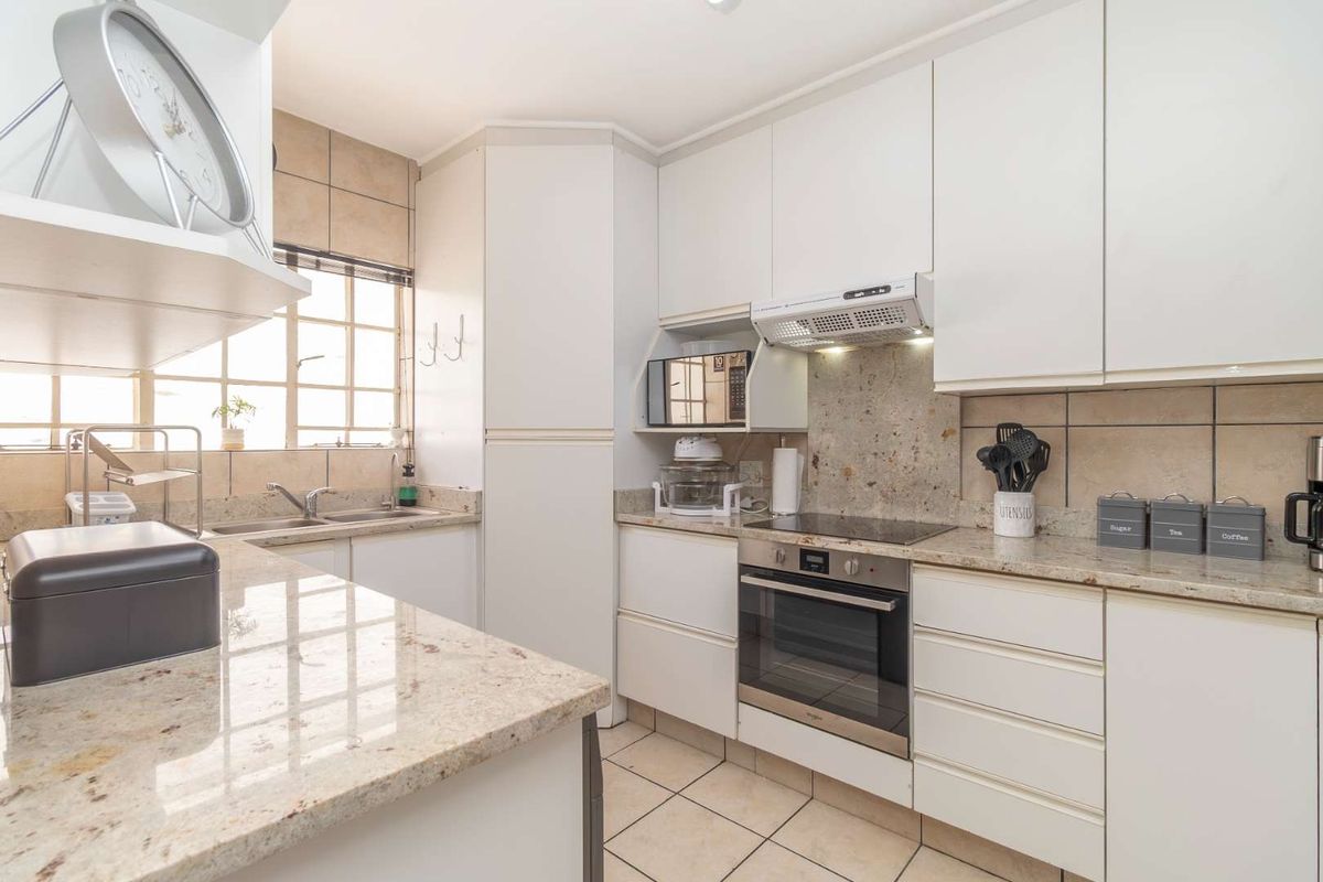 "Secure, Stylish and Spacious - Welcome Home" - Photo 3