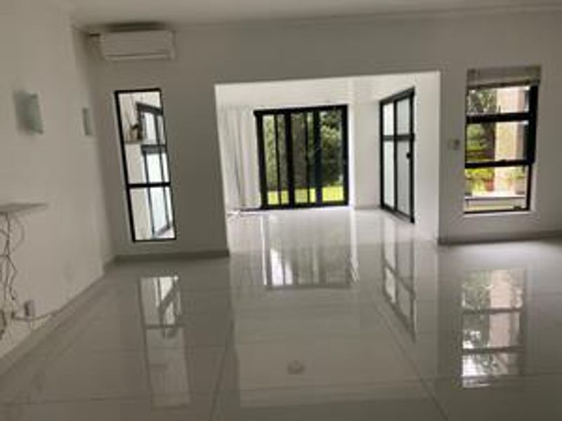 3 Bedroom Ground Floor Apartment For Sale in Palm Lakes Estate - Photo 3