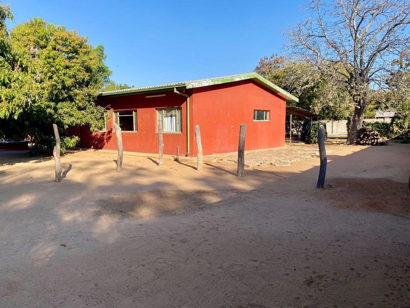 Great deal , spacious plot - Photo 8