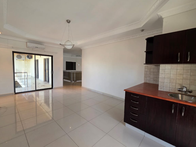 6-Bedroom House For Sale | Cimbebasia - Photo 6