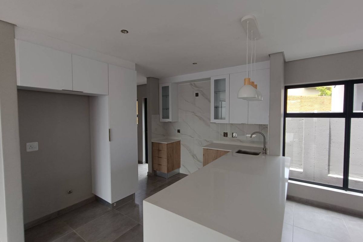 BRAND NEW 4 BEROOM HOUSE DIRECT FROM THE DEVELOPER - Photo 2