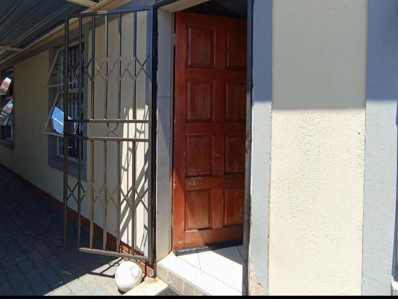 Smart Home - Photo 2