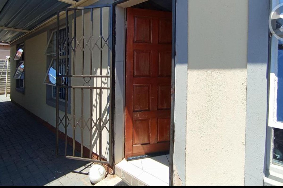 Smart Home - Photo 2