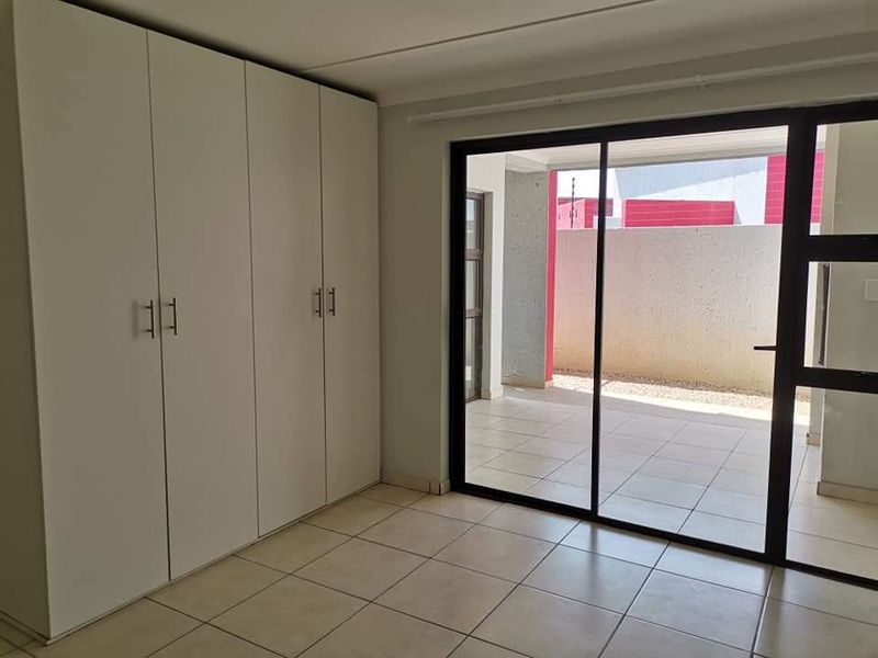 GROUND FLOOR UNIT N$ 499,999.99 - Photo 3