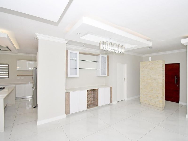 4 Bedroom Home To Rent in Midlands Estate,Midstream - Photo 9