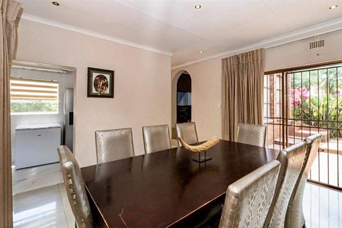 4-Bedroom House with Pool and Garden – Ideal Family Home - Photo 4