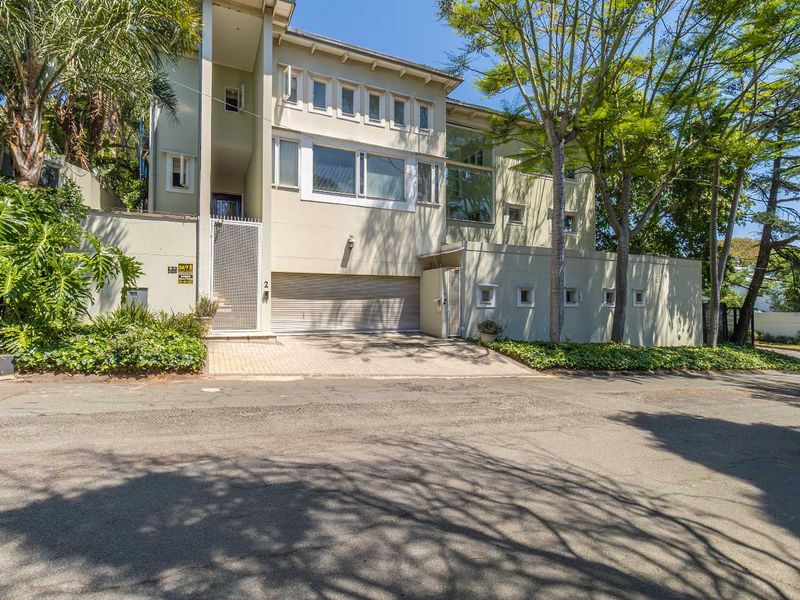 "Luxury Meets Innovation: Where Luxury and Comfort Unite" - Photo 2