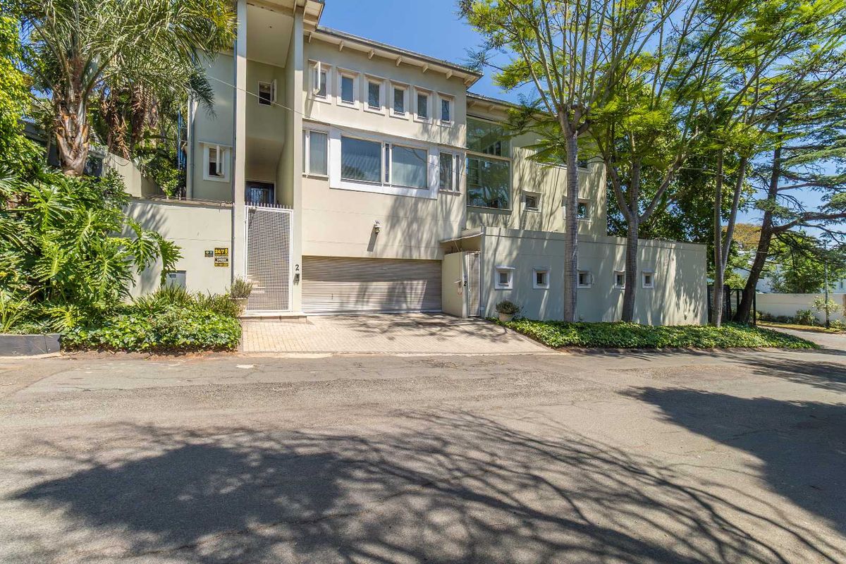 "Luxury Meets Innovation: Where Luxury and Comfort Unite" - Photo 2