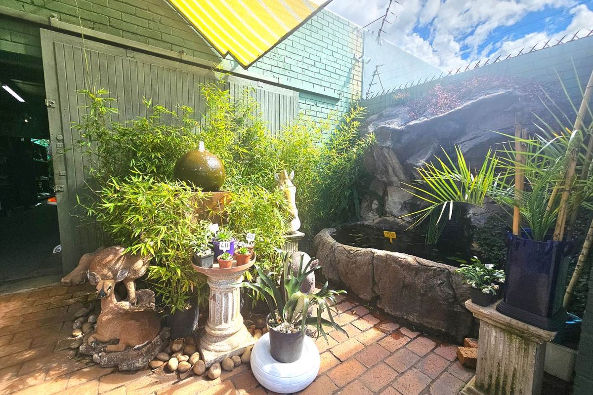 Four stands with exceptional opportunity with available in Forest Hill, Johannesburg. - Photo 3
