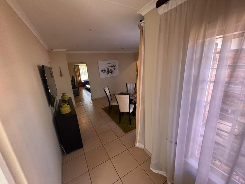 Spacious Family Townhouse To Rent in Secure Amberfield Estate, Hillcrest - Photo 6