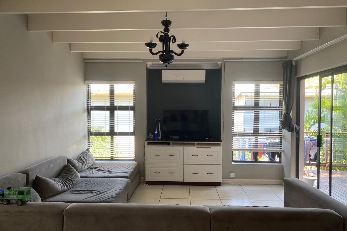 Modern Home For Sale in Palm Lakes Estate - Photo 4