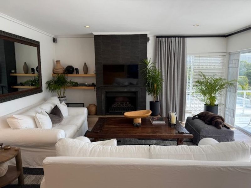 Stylish , Sunny , Home with Views - Photo 10