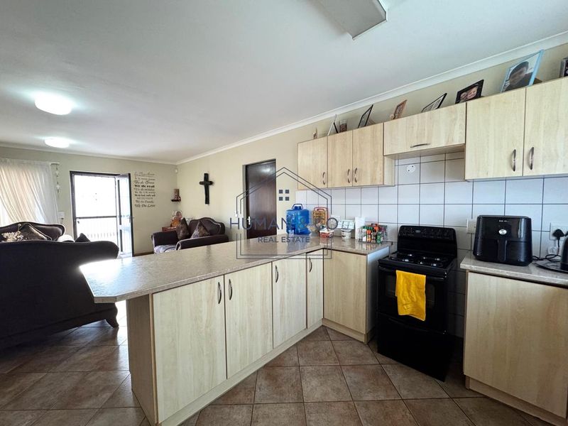 Modern ground floor townhouse near Lagoon and town center - Photo 4