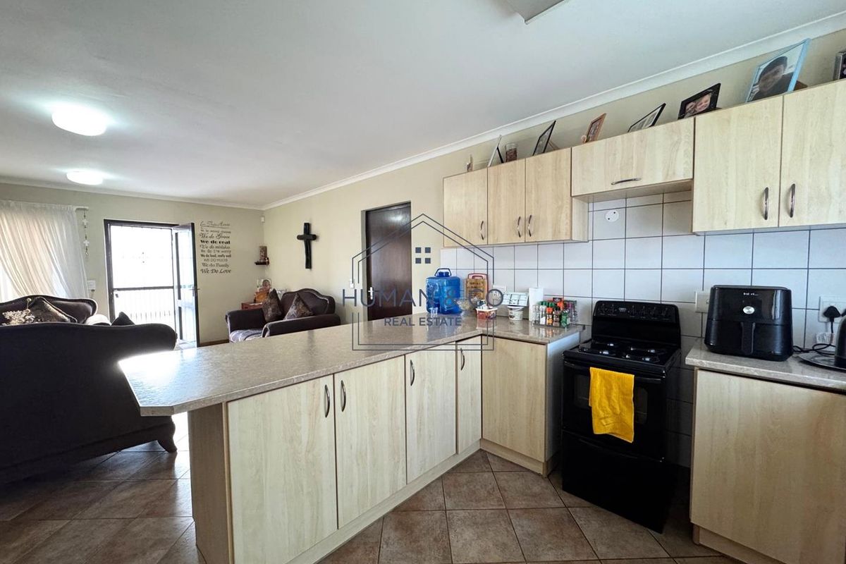 Modern ground floor townhouse near Lagoon and town center - Photo 4
