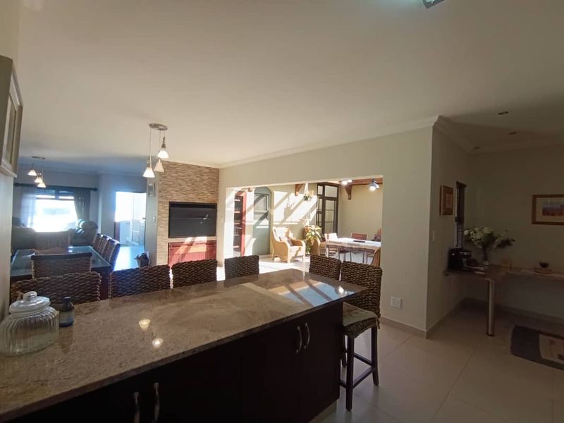 Townhouse with Sea View - Photo 4