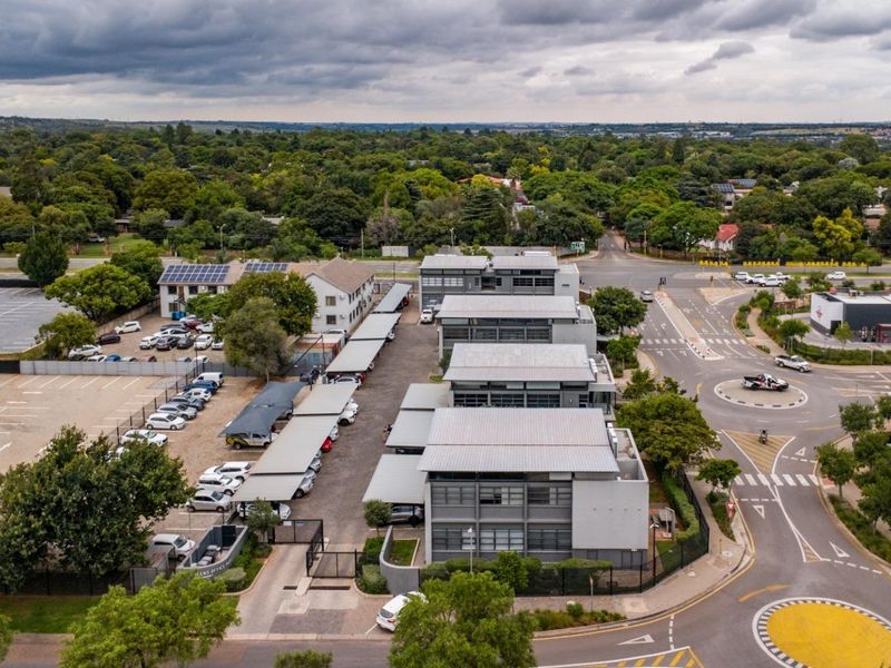 Upgrade Your HQ: Prime 230m2 
Fitted Modern Office Suite - Photo 6