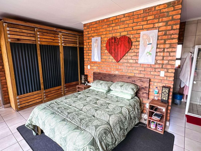 REFRESHINGLY DIFFERENT IN EVERY WAY FOR VERSATILE DUAL LIVING - Photo 7