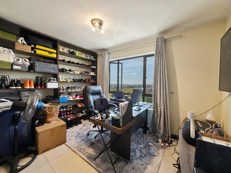 WELL PRICED 2 BEDROOM PENTHOUSE APARTMENT FOR SALE IN MIDRAND - Photo 9