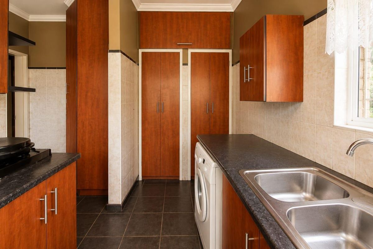 4 Bedroom House available in Flamwood - Photo 4