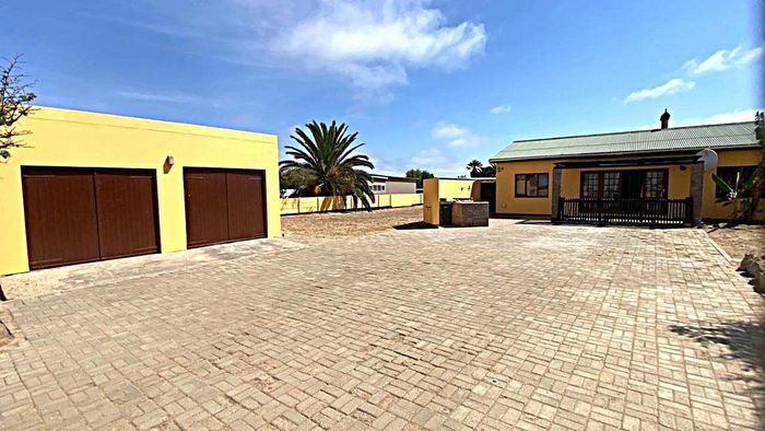 Property #2357014, House Sold in Henties Bay Central