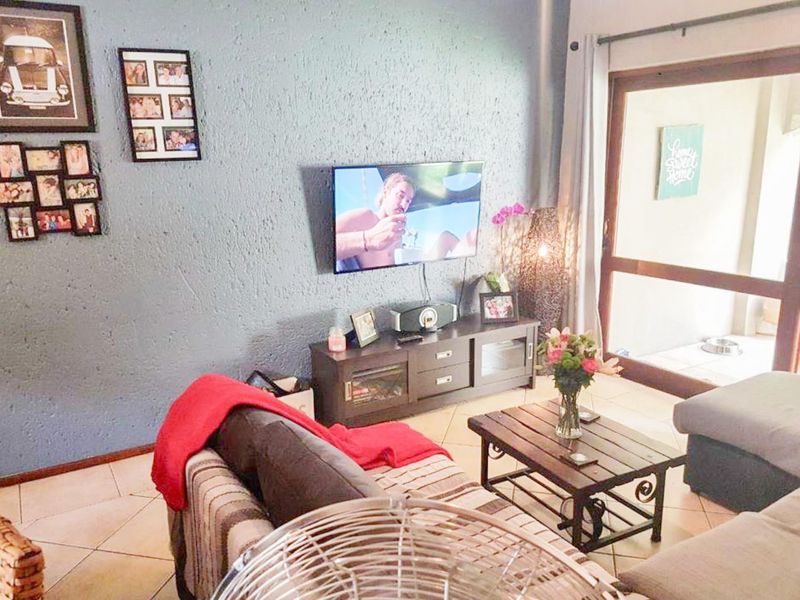 COSY 1 BED 1 BATH GARDEN APARTMENT UNFURNISHED LONEHILL - Photo 5