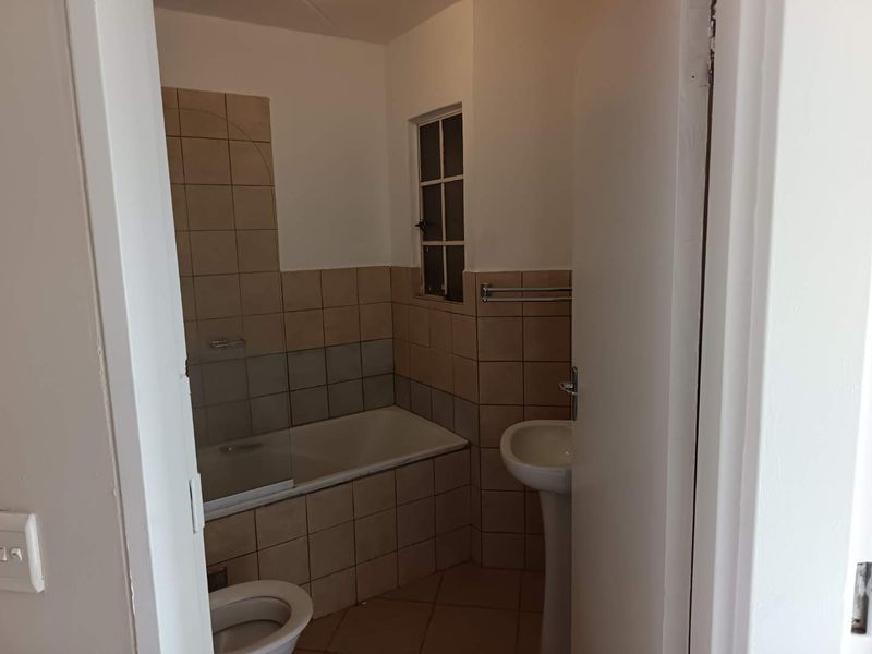 Ground Floor Apartment to Rent in Theresapark Estate | R5 300 - Photo 8