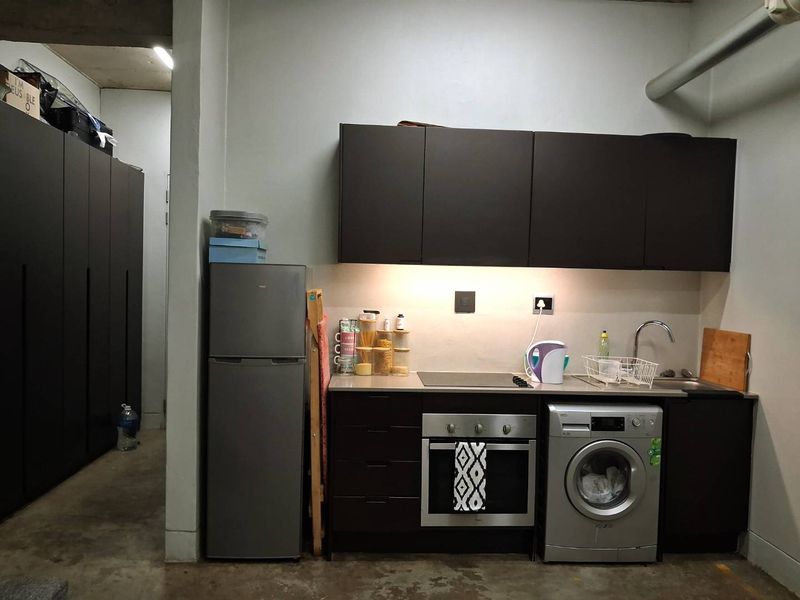 Large Bachelor Apartment FOR SALE in Maboneng - Photo 6