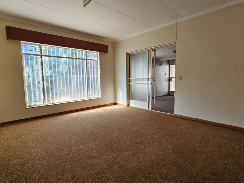 Huge House with Offices For Sale - Photo 8