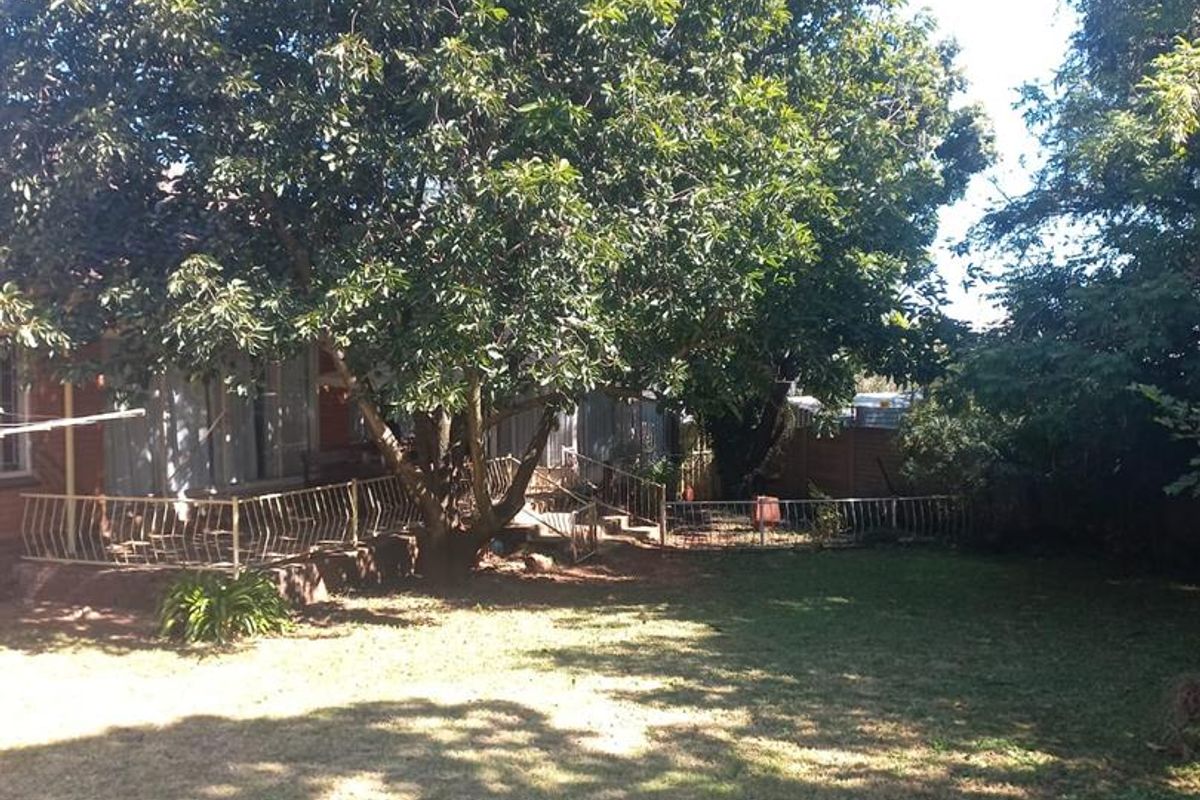 HOUSE WITH MULTIPLE OPPORTUNITIES FOR SALE!! - Photo 4