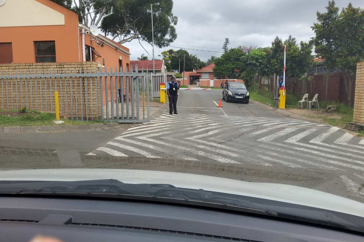 **Charming 3-Bedroom Family Home Perfect for First-Time Buyers or Investment** - Photo 3