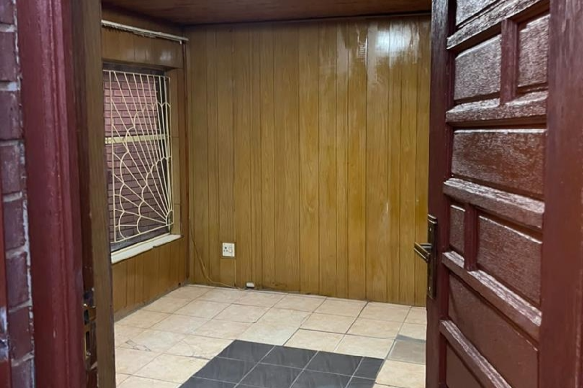 3 bedrooms house for sale in Soshanguve DD - Photo 3