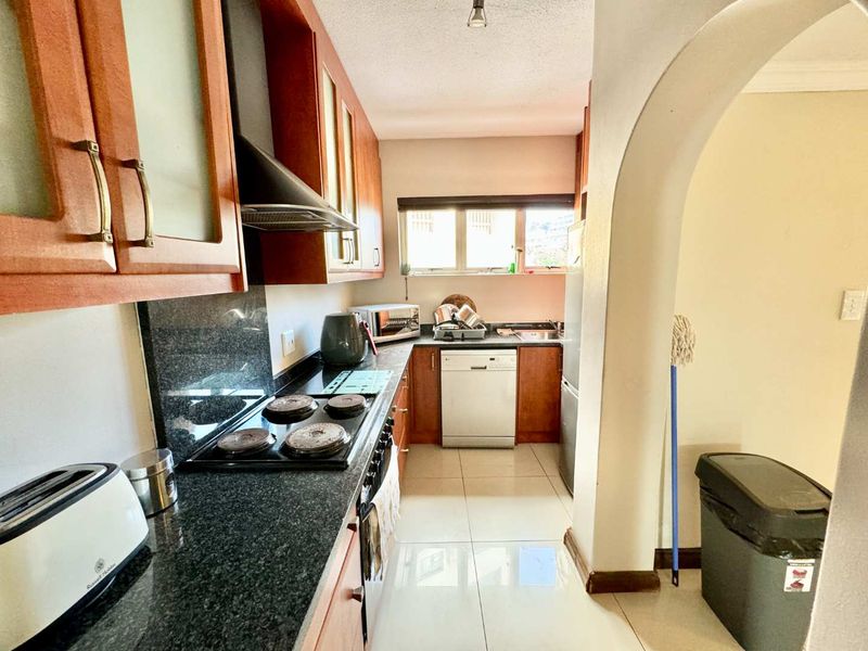 Hendra Estates - Stunning Triplex For Rent On Umhlanga Beach! - Photo 5