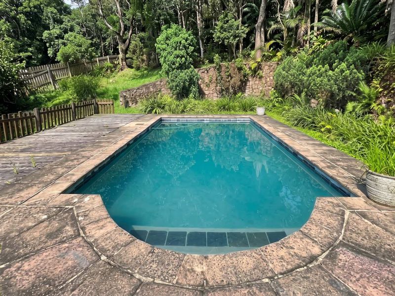 Spacious Family Home with Pool & Entertainment Area in Westville To Let - Photo 2