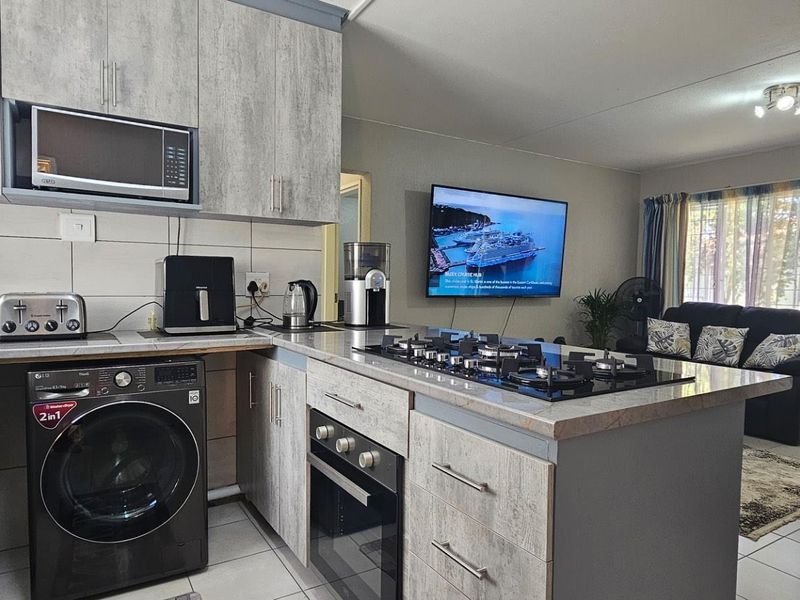 ABSOLUTELY STUNNING Newly renovated Apartment in Radiokop - Photo 10