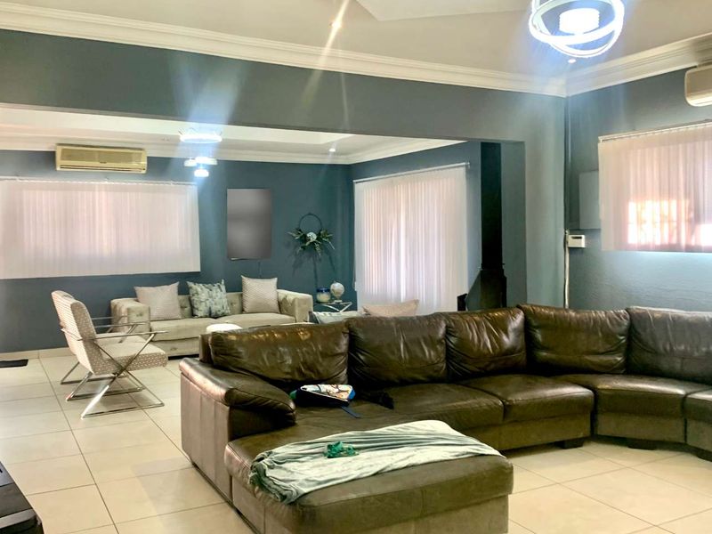 Exquisite Family Home with a Potential Flatlet in Fauna - Photo 5