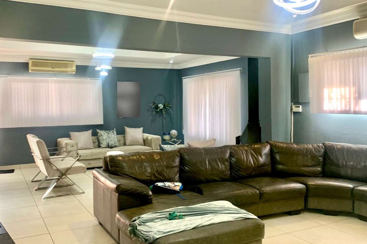 Exquisite Family Home with a Potential Flatlet in Fauna - Photo 5