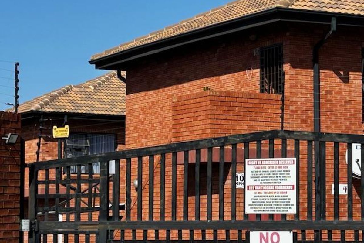 2 Bedroom first floor apartment for sale - Photo 3